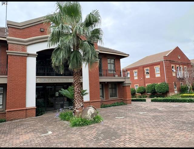 450M² OFFICE FOR SALE IN FOURWAYS